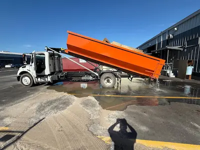 Dumpster Strong roll-off container in Orlando FL